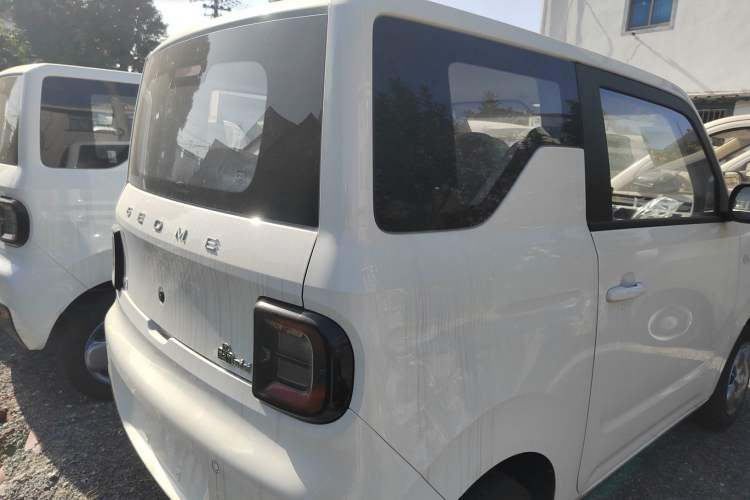 Used Geely Galaxy Panda 2024 Panda Mini 200km Endurance Bear
