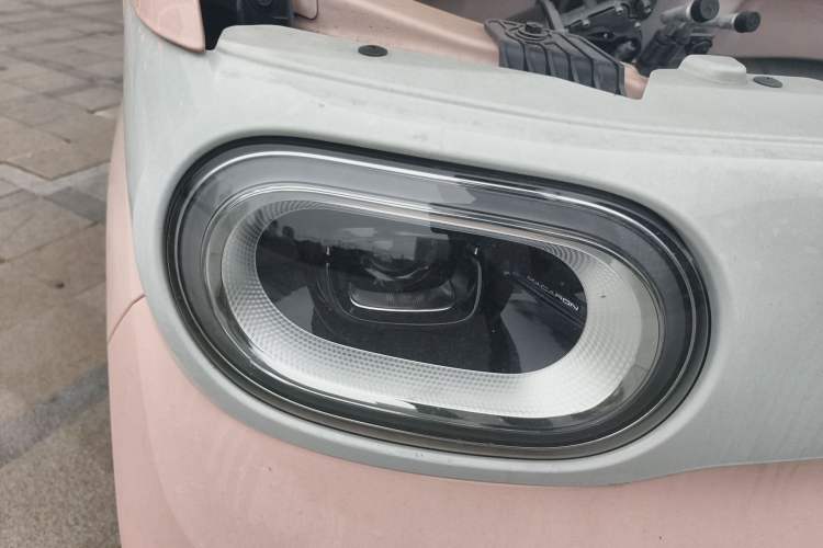 Used Wuling Hongguang MINIEV 2024 3rd Generation 215km Youth Edition Right Front Headlight