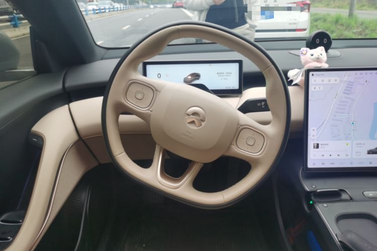 Used Nio ET5 2024 75 kWh Steering Wheel