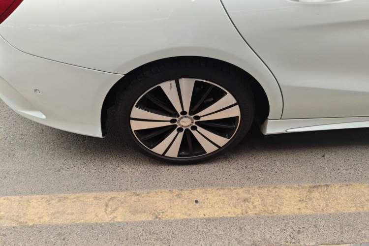 Used Mercedes-Benz CLA 2017 Facelifted CLA 200 Stylish Edition Exterior 5