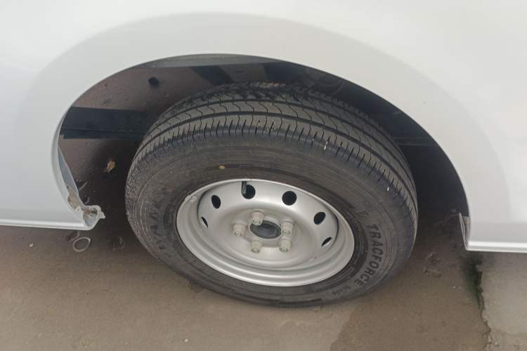 Used JMC E Fushun 2025 Model 41.5 kWh Blind Window Version, Short Wheelbase Low Roof, 3.0 tons
