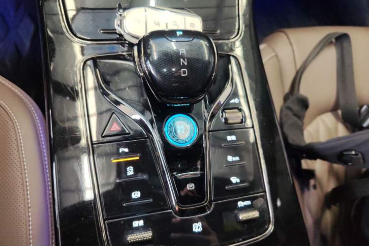 Used BYD Han 2023 EV Champion Edition 605KM Front-Drive Premium Model Gear Lever