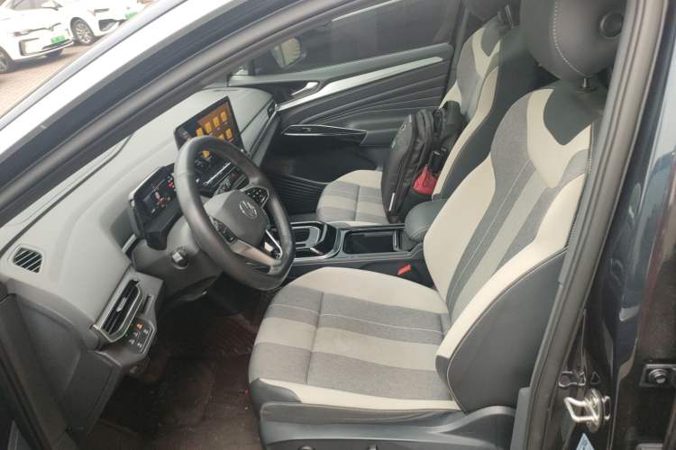 Used Volkswagen ID.4 CROZZ 2021 Long-Range PURE+ Two-Wheel Drive Version
