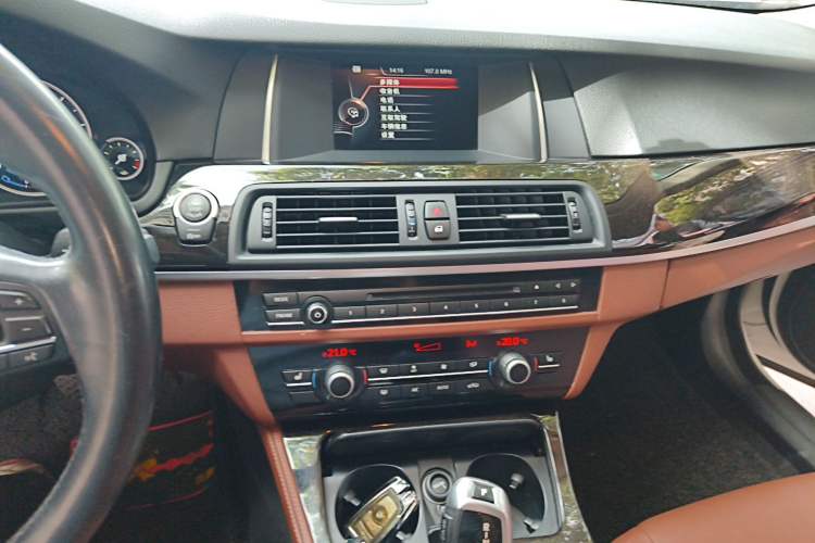 Used BMW 5 Series 2017 525Li Leading Model