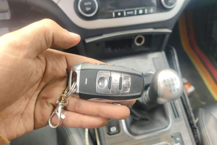 Used Haval H6 2015 Upgraded Model 1.5T Manual Two-Wheel Drive Prestige Version