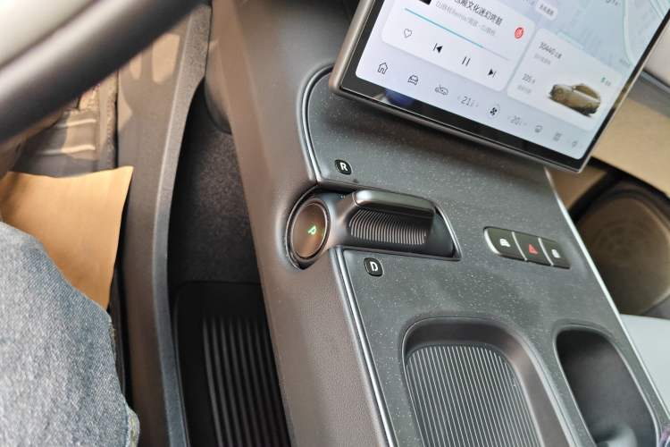 Used Nio ET5T 2024 75kWh Touring Gear Lever