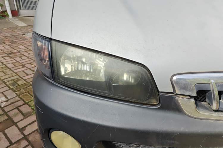 Used JAC Group Refine 2011 2.0L Shuttle Gasoline Standard Edition HFC4GA3 Right Front Headlight