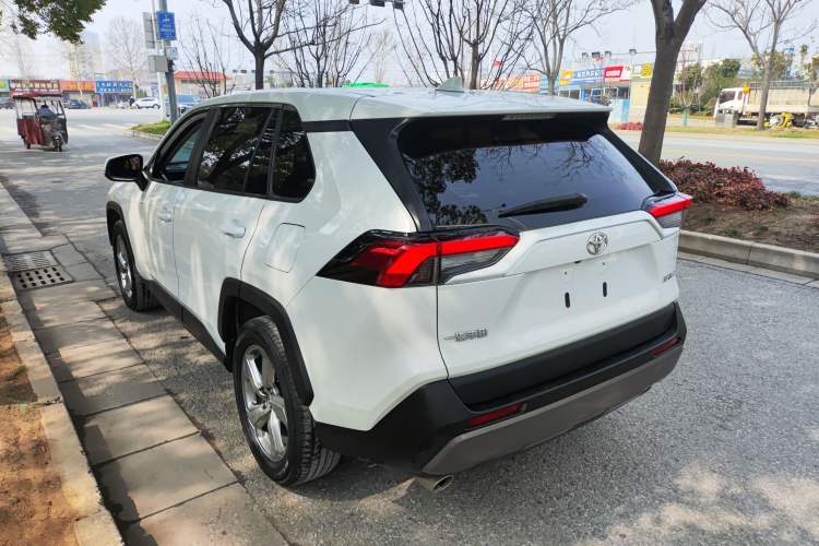 Used Toyota RAV4 2022 2.0L CVT Two-Wheel Drive Fashion Edition
