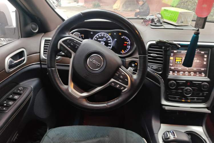 Used Jeep Grand Cherokee (Import) 2015 3.6L Luxury Navigation Edition