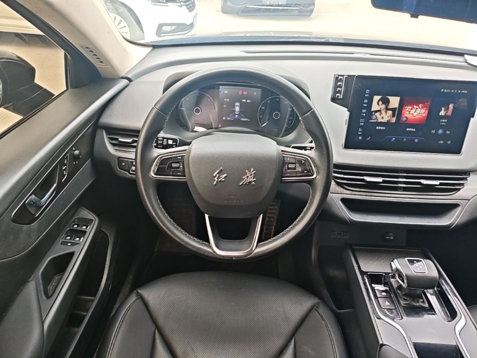 Hongqi E-QM5 2023 Revised Version Basic Travel Edition — снимка 13