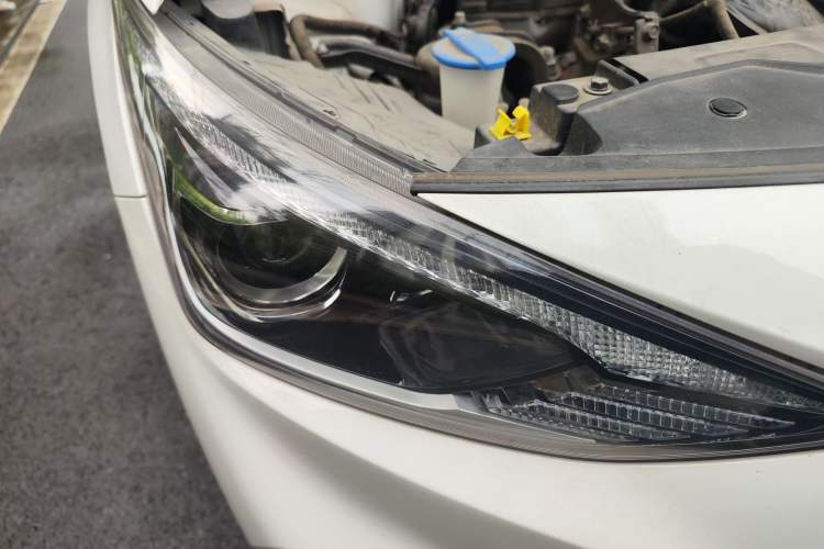 Used Hyundai Celesta 2017 1.6L Automatic Yueshin Edition DLX Right Front Headlight
