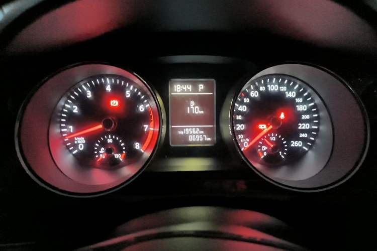 Used Volkswagen Sagitar 2017 230TSI Automatic Comfort Version Instrument Cluster