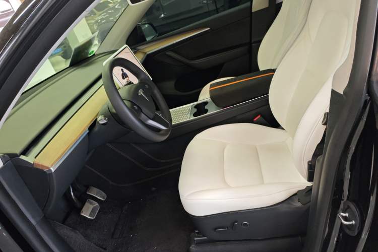 Used Tesla Model Y 2021 Standard Range Rear-Wheel Drive Version Left Front Seat