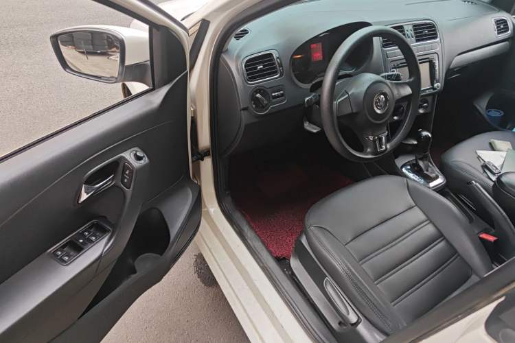 Used Volkswagen Polo 2013 1.4L Automatic Comfort Edition