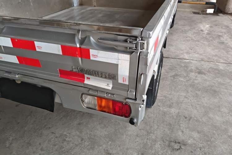 Used Wuling Rongguang Small Truck 2020 1.5L Base Version China VI Standard Double-Cab L3C Exterior 3