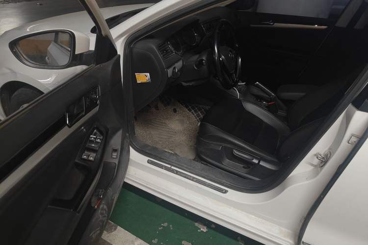 Used Volkswagen Sagitar 2018 1.6L Automatic Comfort Model Driver Seat