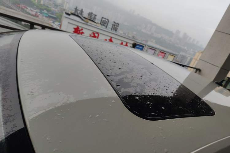 Used Volkswagen Lavida 2017 1.6L Automatic Comfort Edition Roof