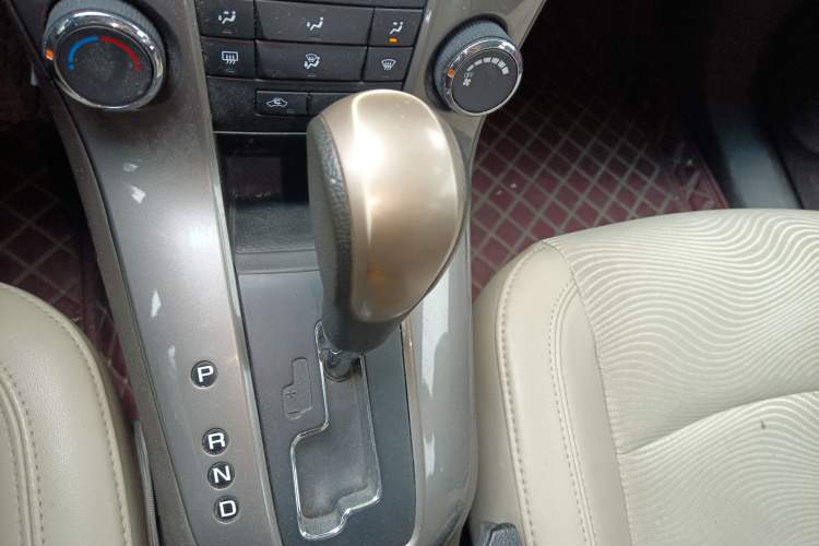 Used Chevrolet Cruze 2015 1.5L Classic SE AT Gear Lever