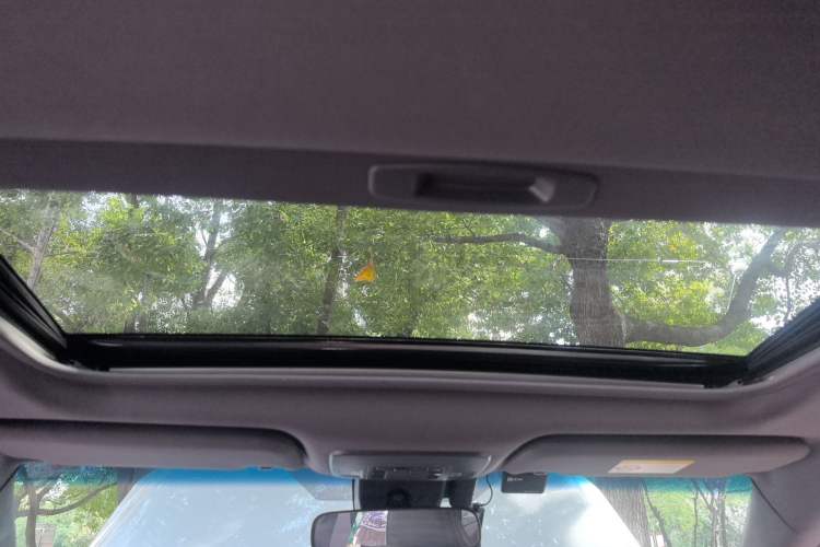 Used Toyota Avalon 2019 Dual-Engine 2.5L Luxury Edition China VI Standard
