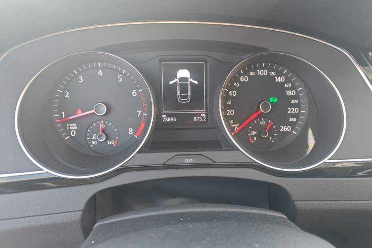 Used Volkswagen Magotan 2020 330TSI DSG Leading Model Odometer Close Up