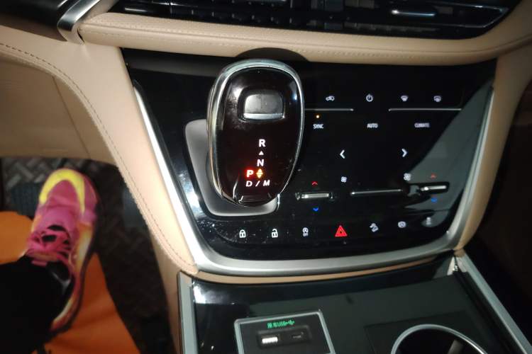 Used Buick GL8 2020 ES Land Cruiser 653T Luxury Model
