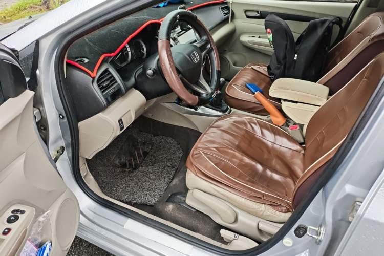 Used Honda City Classic 2012 1.5L manual Comfort version Driver Seat