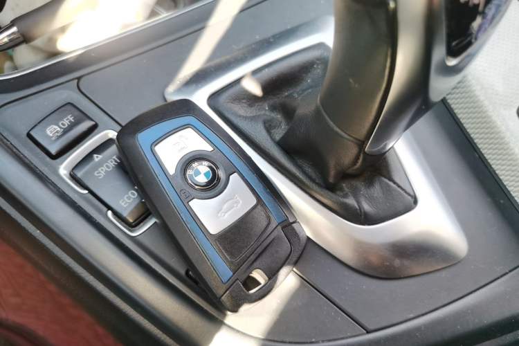 Used BMW 3 Series 2018 320i M Sport Package Vehicle Key