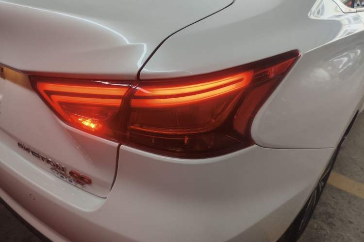 Used CHANGAN Ruicheng CC 2021 Blue Whale Edition 1.5T DCT Luxury Model Exterior 3