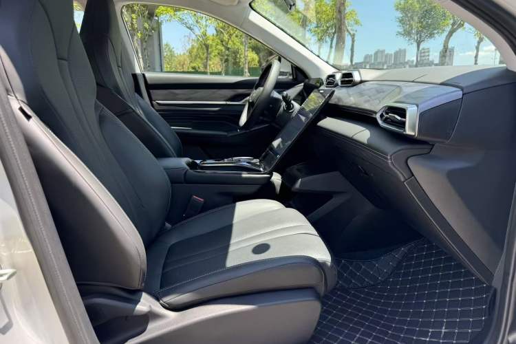 Used Dongfeng Aeolus Mage 2024 HONOR Edition DH-i 1.5T Luxury Model
