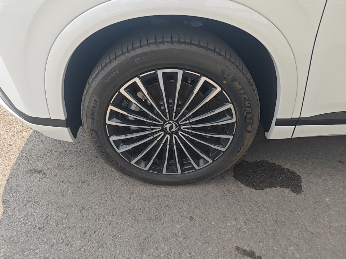 Dongfeng Aeolus L8 2025 Model 185KM Ideal Edition — снимка 10