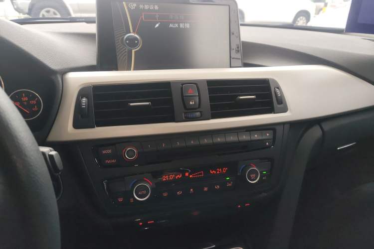 Used BMW 3 Series 2014 320Li Fashion Model
