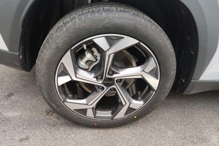 Used Geely Auto FX11 2023 1.5TD DCT Prestige Edition Right Rear Wheel Hub