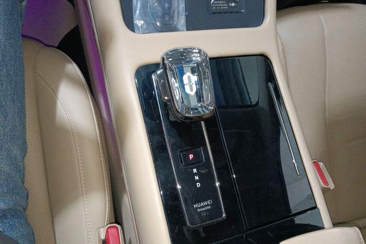 Used Hima AITO M7 2024 1.5T Intelligent Driving 4WD Ultra Version 6 Seats
