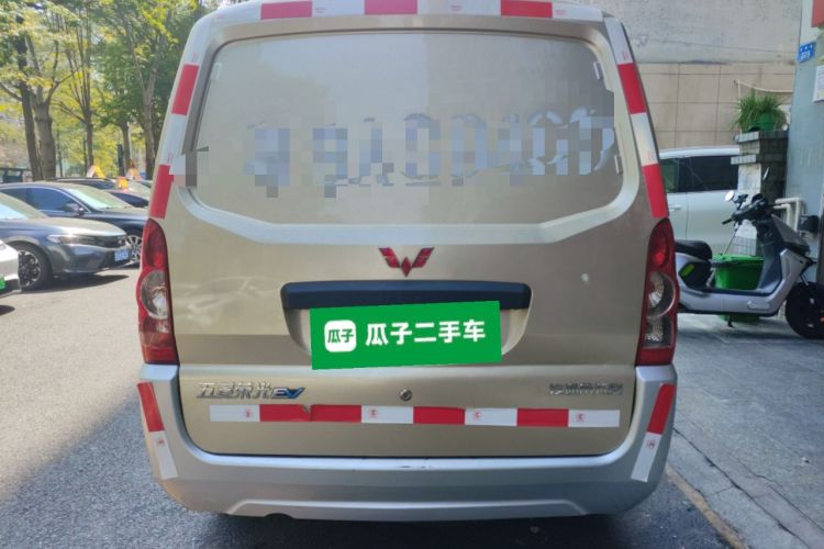 Used Wuling Rongguang EV 2020 Window-Sealed Basic Version 5 Seats 300 KM
