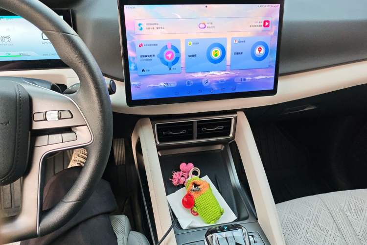 Used BYD Yuan UP 2024 401KM Leading Edition Audio And AC Panel