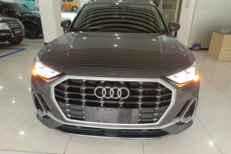 Used Audi Q3 2021 35 TFSI Fashion Dynamic Model