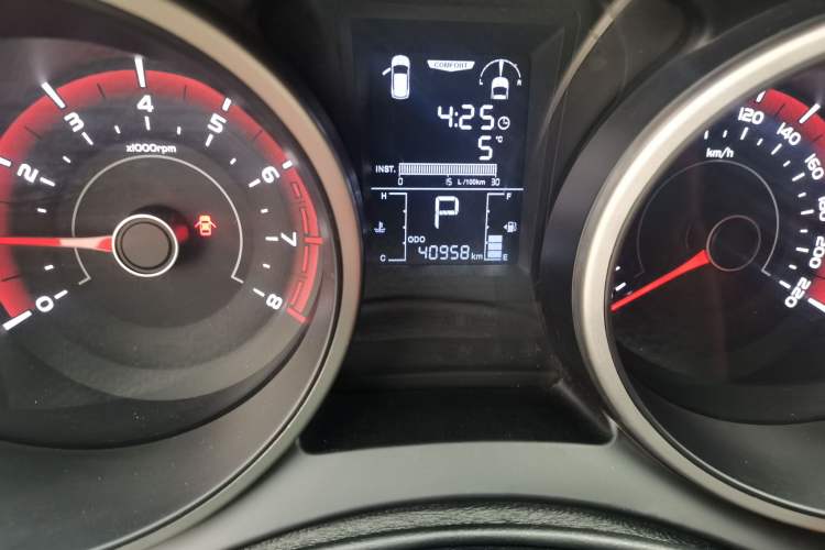 Used SsangYong Tivolan 2015 1.6L Automatic Two-Wheel Drive Zhi Chun Edition Odometer Close Up