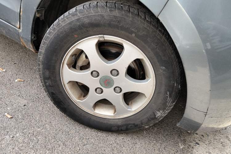 Used Wuling Hongguang 2014 1.5L Base Version Right Front Wheel Hub