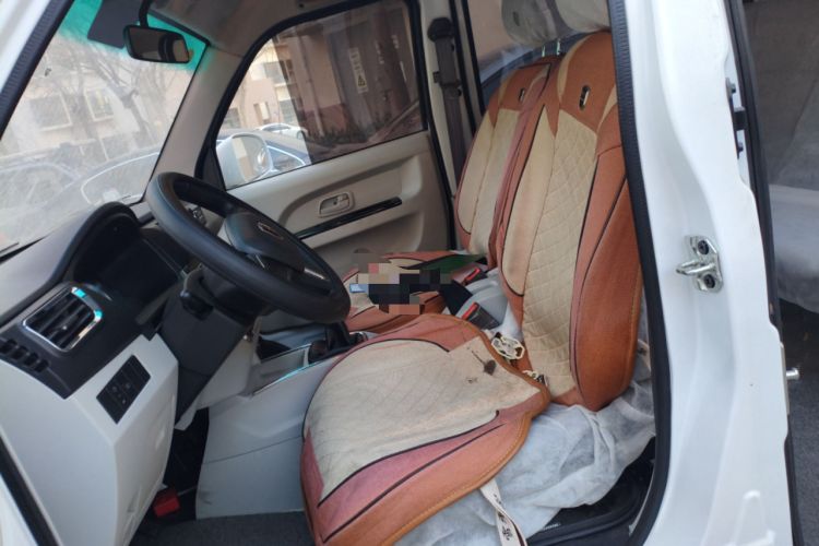 Used Jinbei Hiace X30 2024 1.5L Wealthy-Style Passenger Van 5/6/7 Seater with Front-Mounted Air Conditioning
