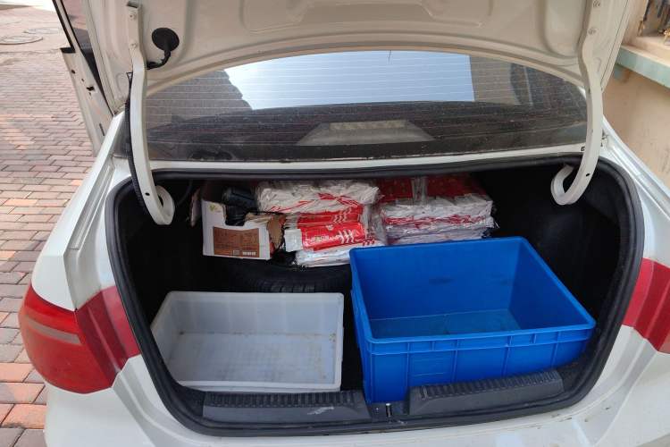 Used Volkswagen Jetta 2013 1.6L Manual Fashion Edition Trunk