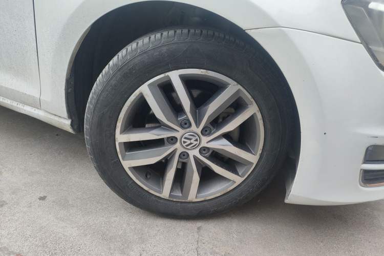 Used Volkswagen Golf 2016 230TSI Automatic Luxury Version
