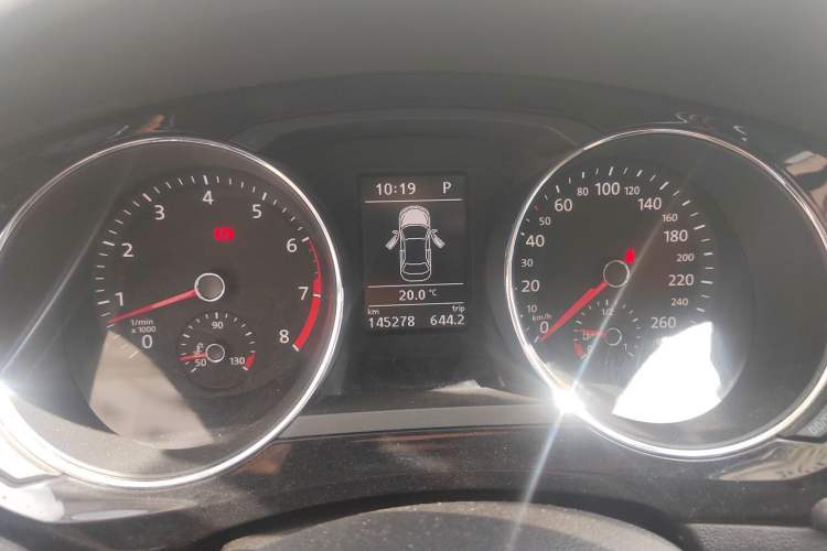 Used Volkswagen Sagitar 2018 280TSI DSG Comfort Model Instrument Cluster