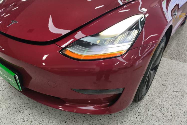 Used Tesla Model 3 2019 Long-Range All-Wheel-Drive Version
