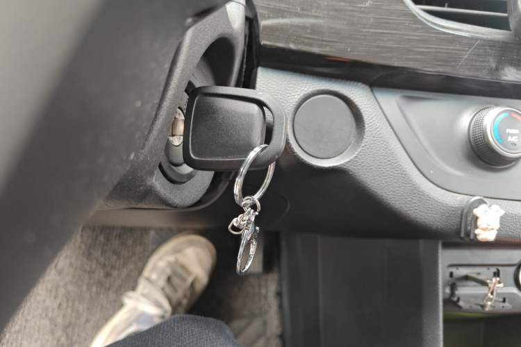 Used Baojun 310 2017 1.5L Automatic Fashion Model