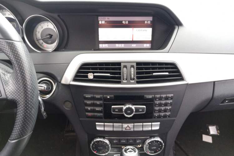Used Mercedes-Benz C-Class 2011 C 200 Fashion Travel Edition Audio And AC Panel