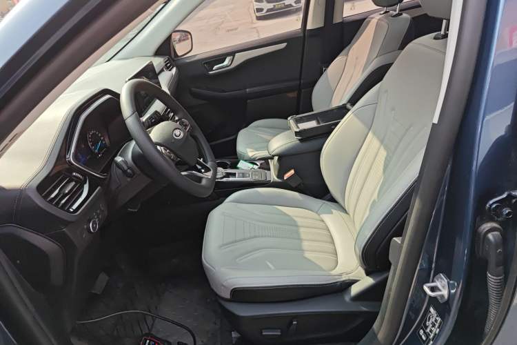 Used Ford Escape 2024 EcoBoost 245 Two-Wheel-Drive Titanium Edition Left Front Seat