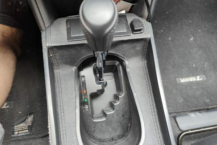 Used Toyota YARiS L Zhi Xiang 2020 1.5L CVT Leading Edition Gear Lever