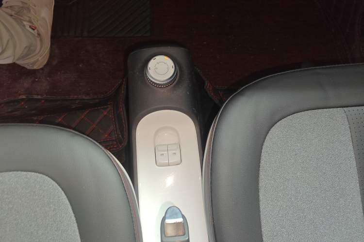 Used Wuling Hongguang MINIEV 2022 GAMEBOY 200km Gaming Edition with Lithium Iron Phosphate Gear Lever