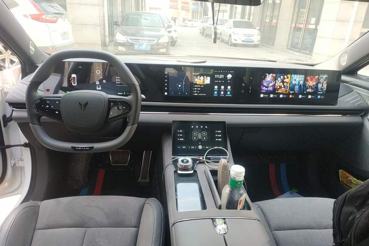 Used VOYAH PASSION 2024 PHEV Four-Wheel Drive Ultra-Long Range Executive Edition