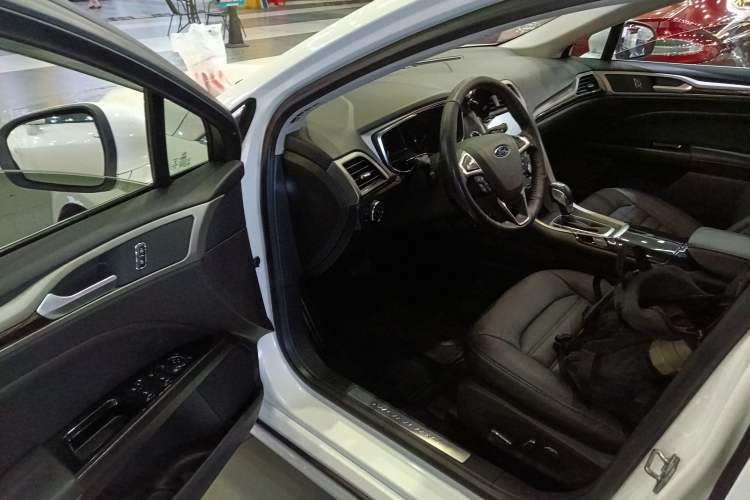 Used Ford Mondeo 2013 2.0L GTDi 200 Fashion Edition
